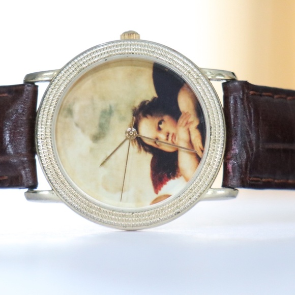 Classico round cherub angel watch - Picture 7 of 8